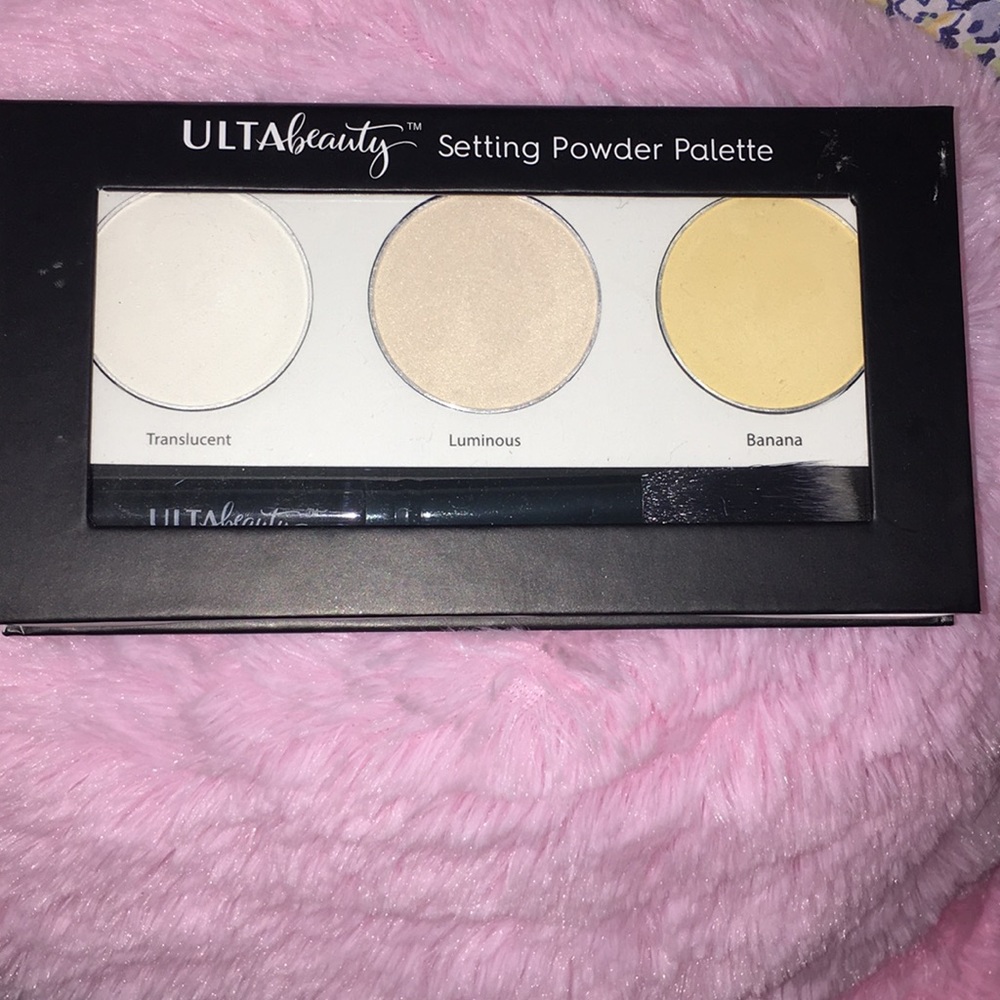 Selling this new Ulta setting powder set